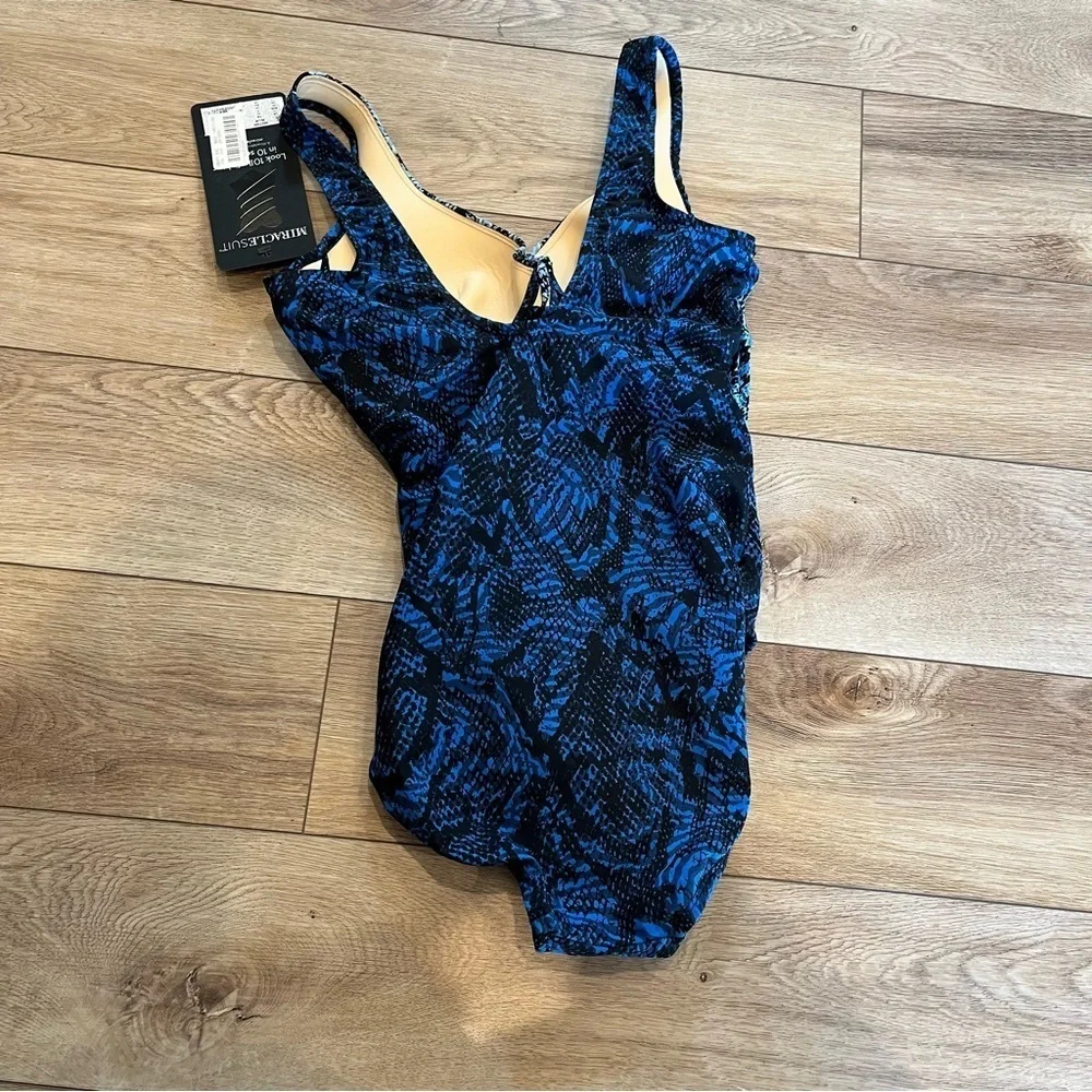 $200 NWT Miraclesuit 10 Boa Blues Underwire Bra Tummy Control One Piece Navy